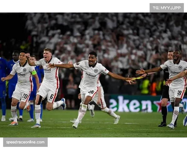 官方:曼联与18岁青训小将,欧冠新星科尔威尔续约至2030年